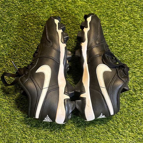 Jordan 1 Retro Youth Baseball Cleats Size 5Y - Picture 5 of 6